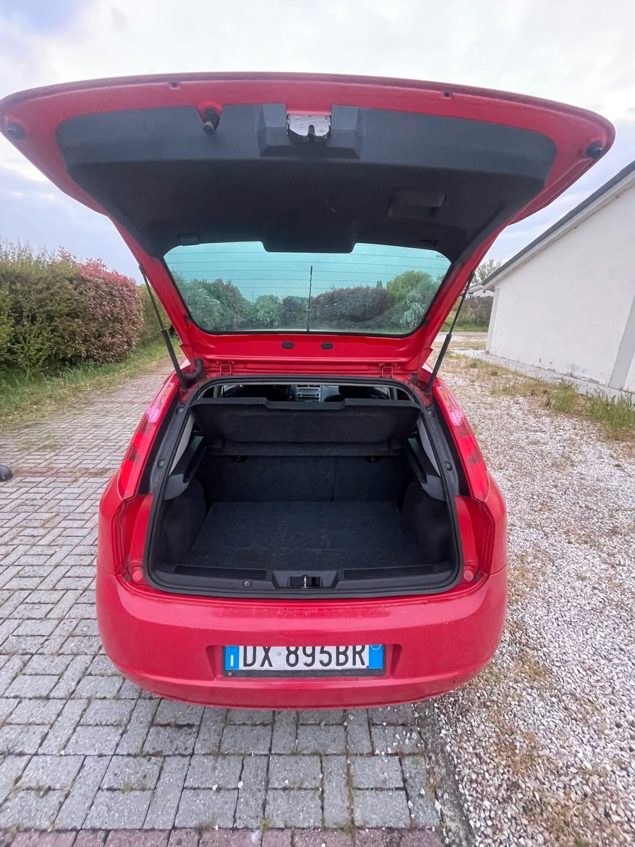 Fiat Grande Punto 1.4 5 porte Dynamic Natural Power UNI PROPIET