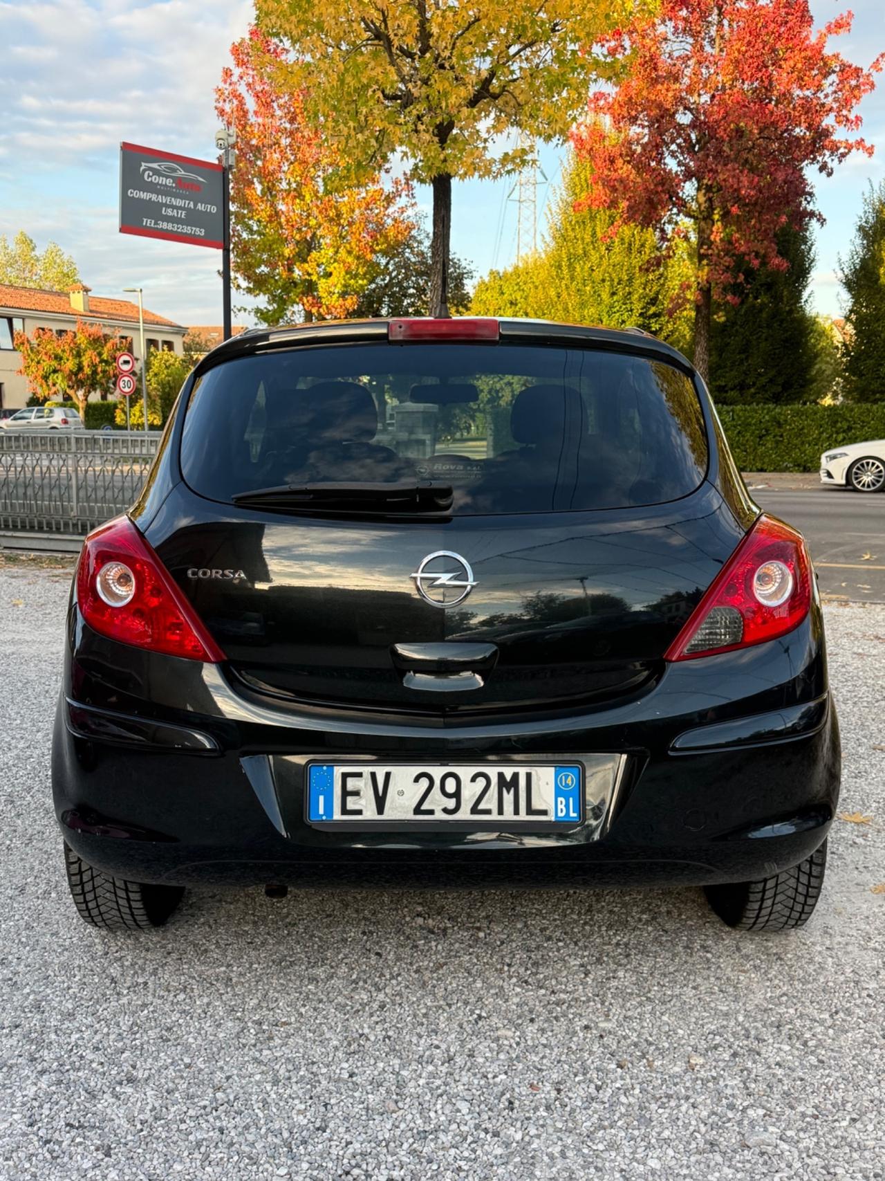 Opel Corsa 1.4 16V 3 porte b-color