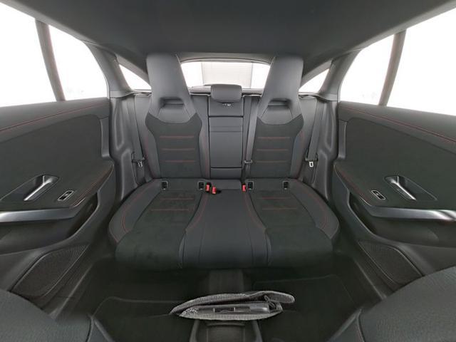 MERCEDES-BENZ CLA 180 Shooting Brake AMG Line Advanced Plus