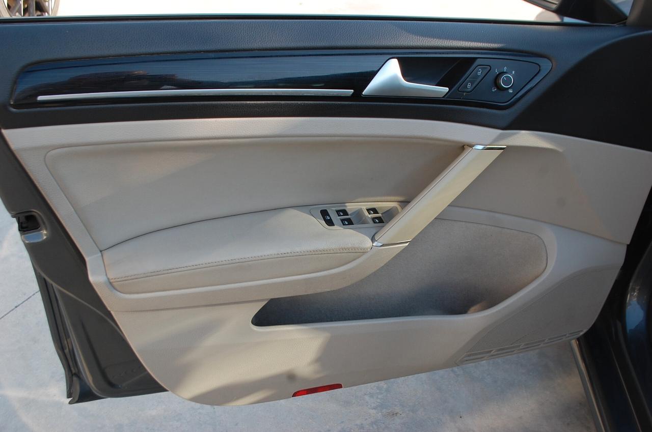 Volkswagen Golf 5p 1.6 tdi Highline 115CV Uff Italy Navi Clima USB