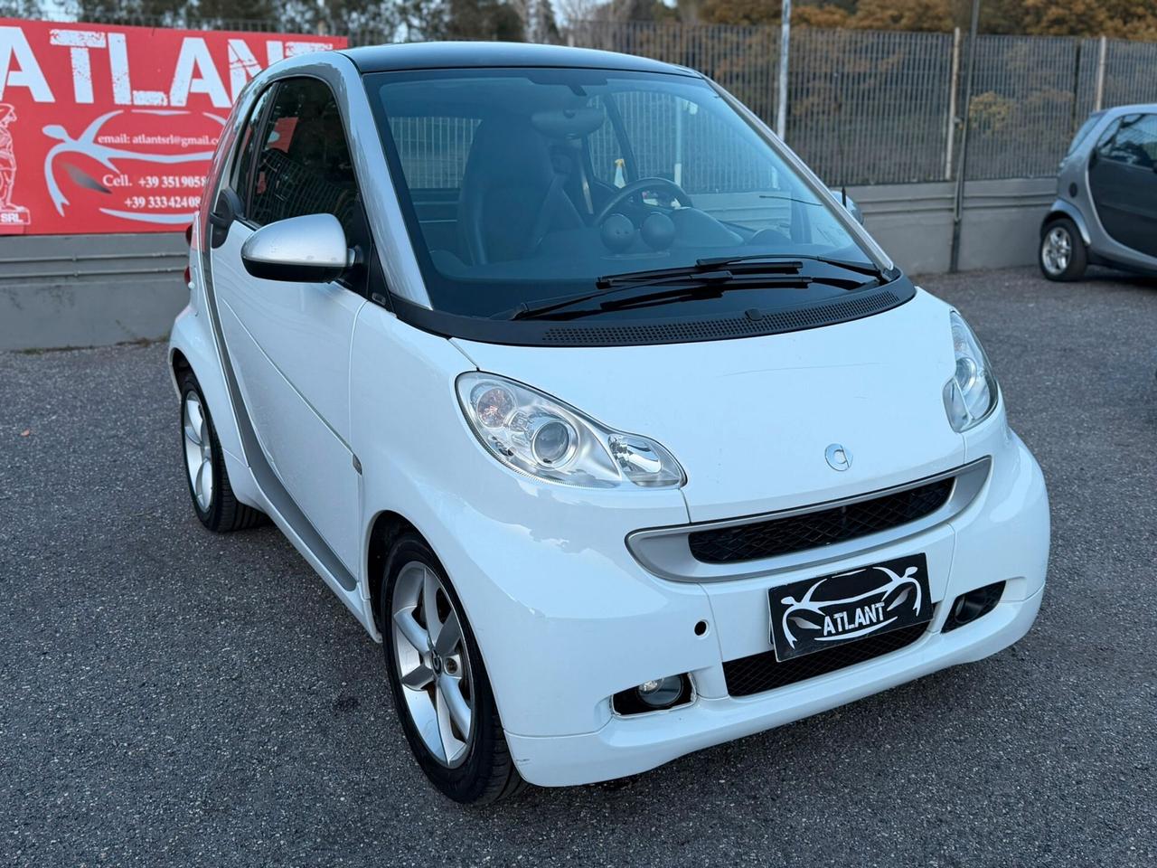 Smart ForTwo 52 kW MHD coupé White Tailor Made