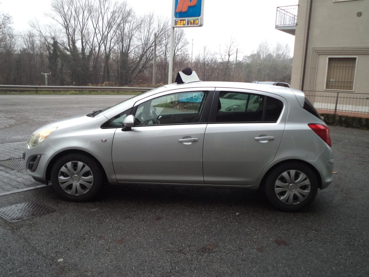 Opel Corsa 1.2 5 porte Elective OK NEOPATENTATI TAGLIANDI OPEL