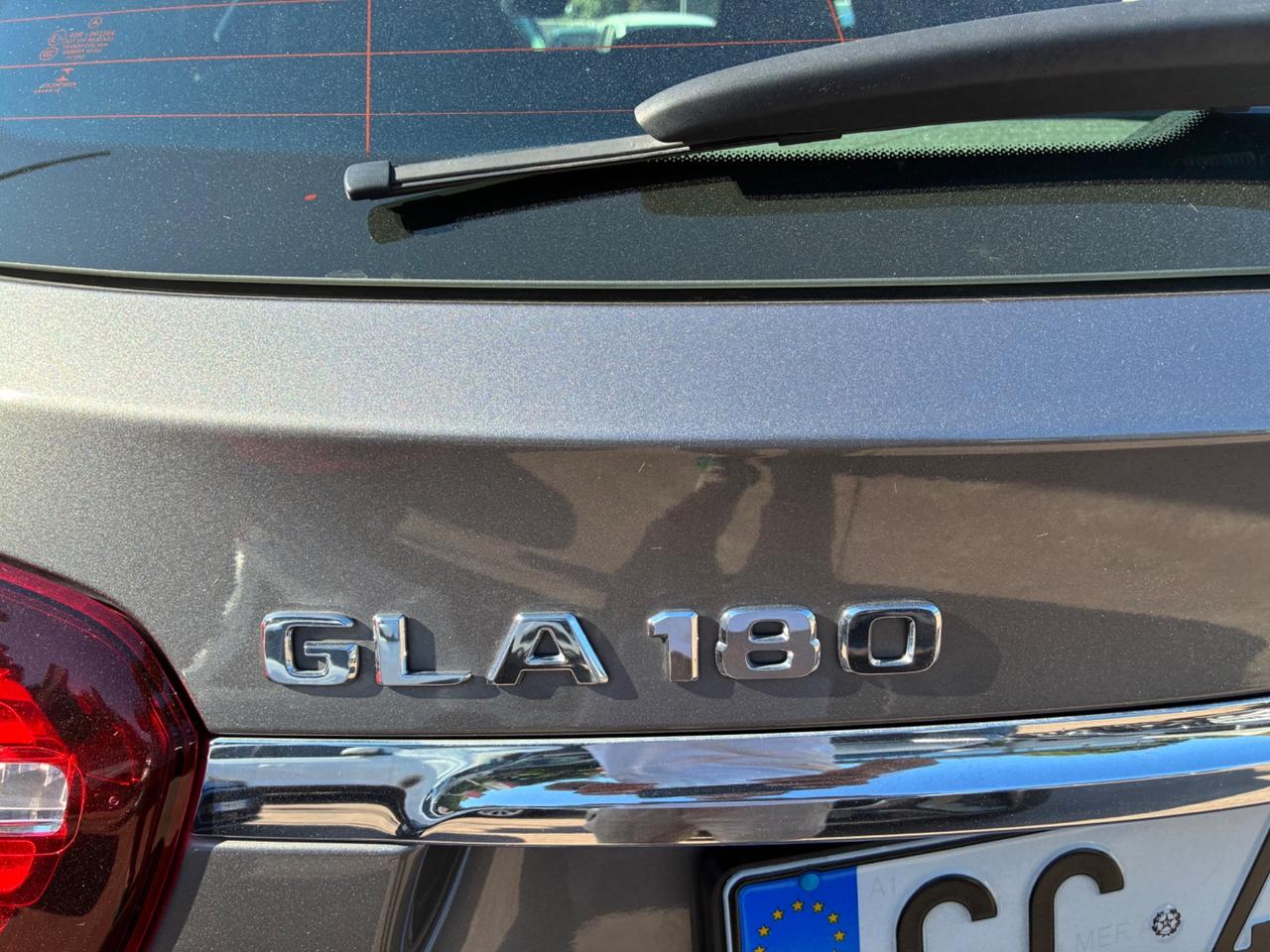 Mercedes-benz GLA 180 200 Premium