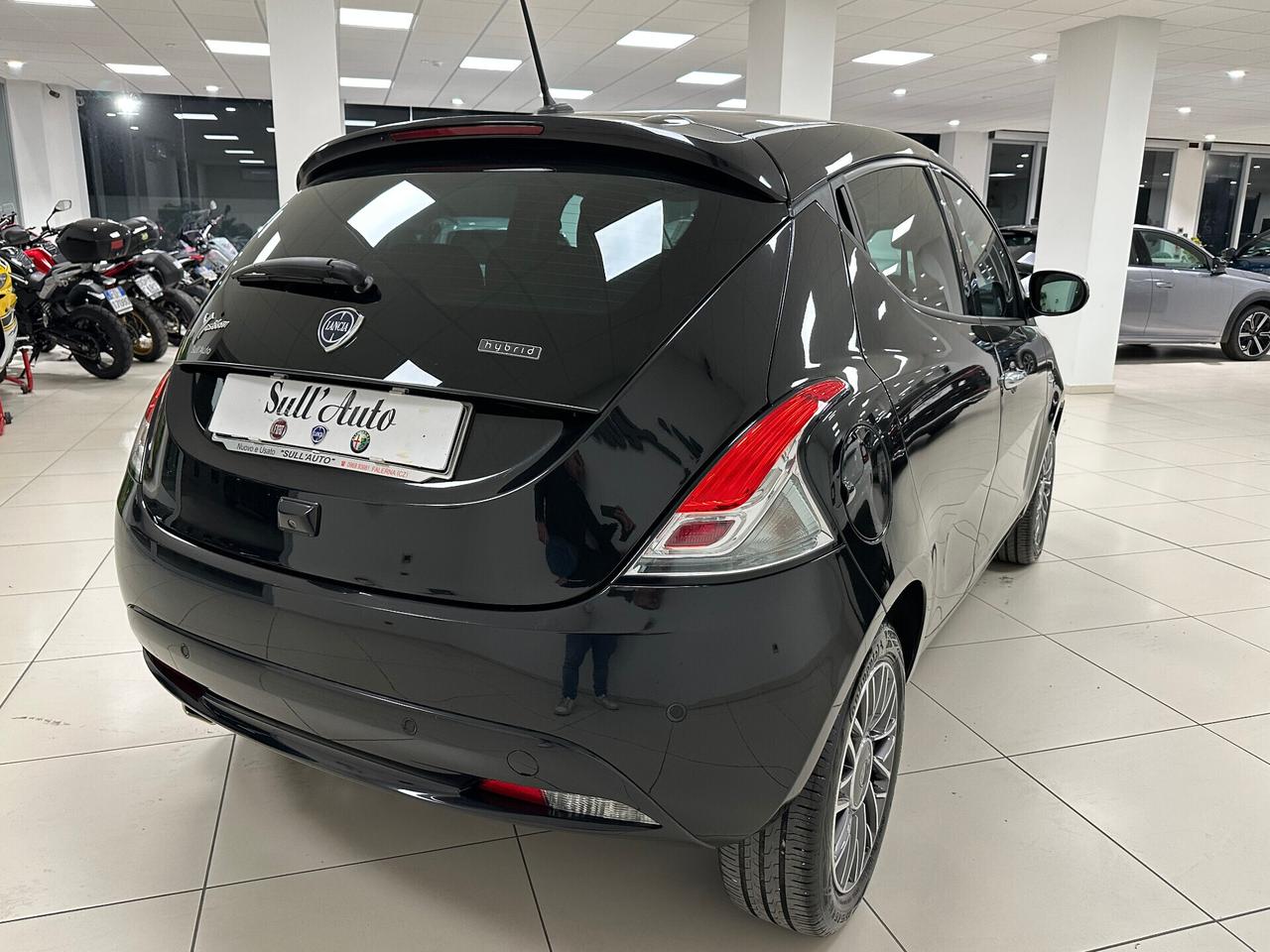 Lancia Ypsilon 1.0 FireFly Hybrid Gold Plus - 2023