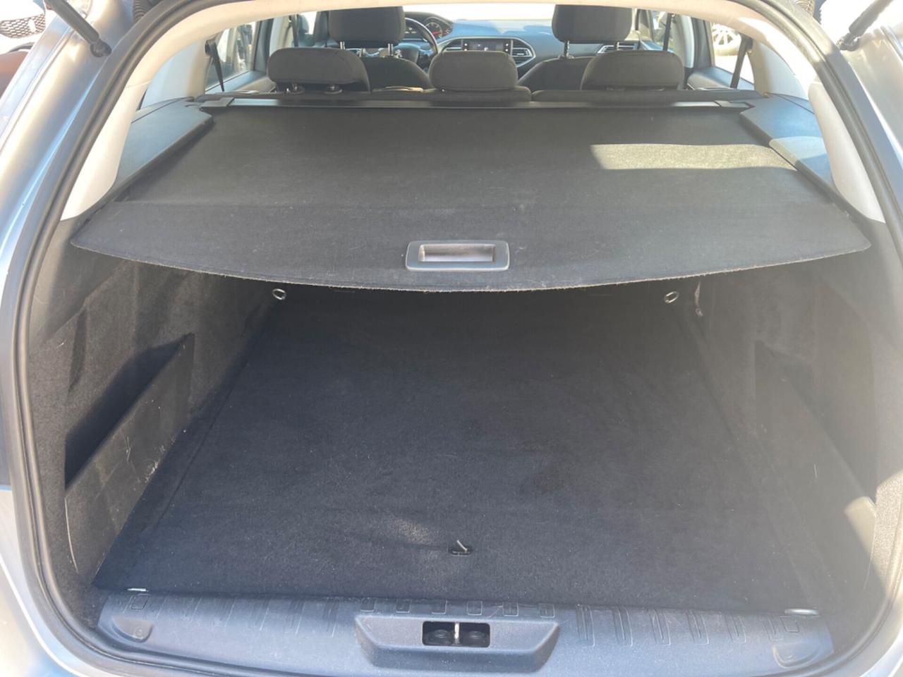 Peugeot 308 BlueHDi 120 S&S SW Business
