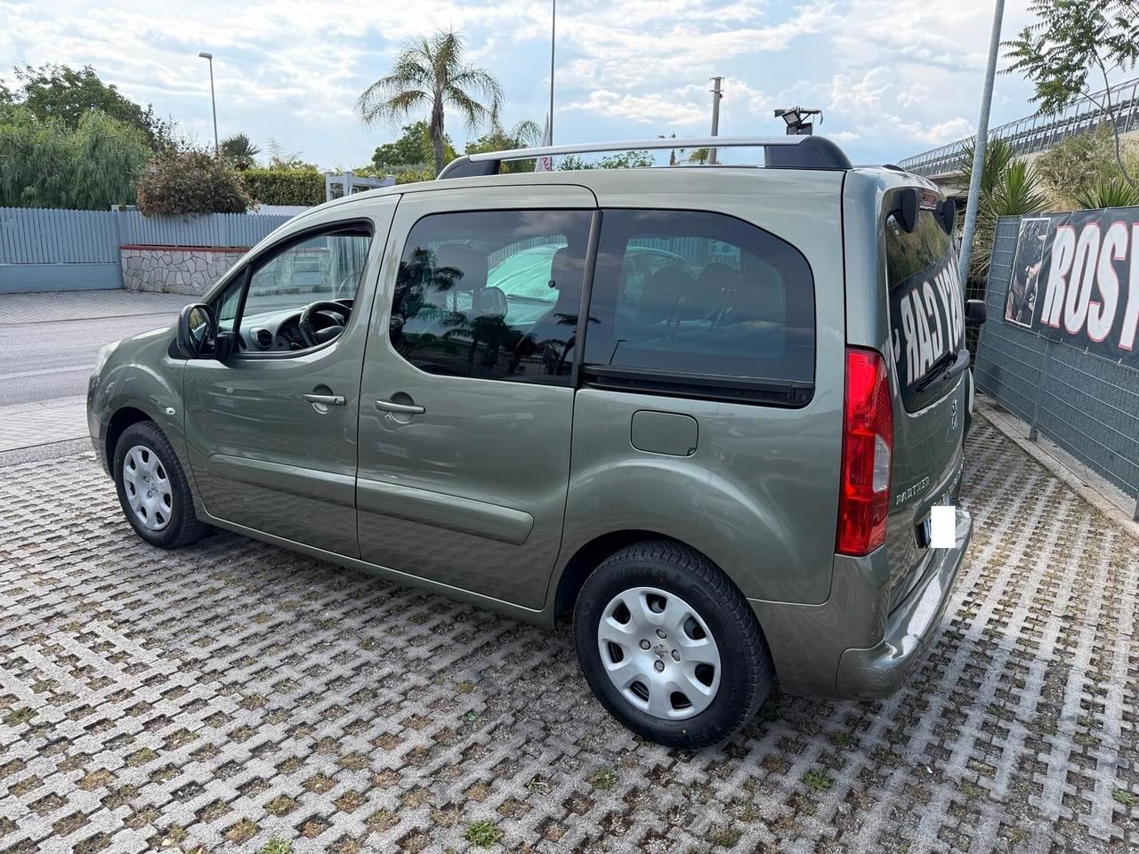 Peugeot Partner Tepee 1.6 HDi 92CV Outdoor-2011