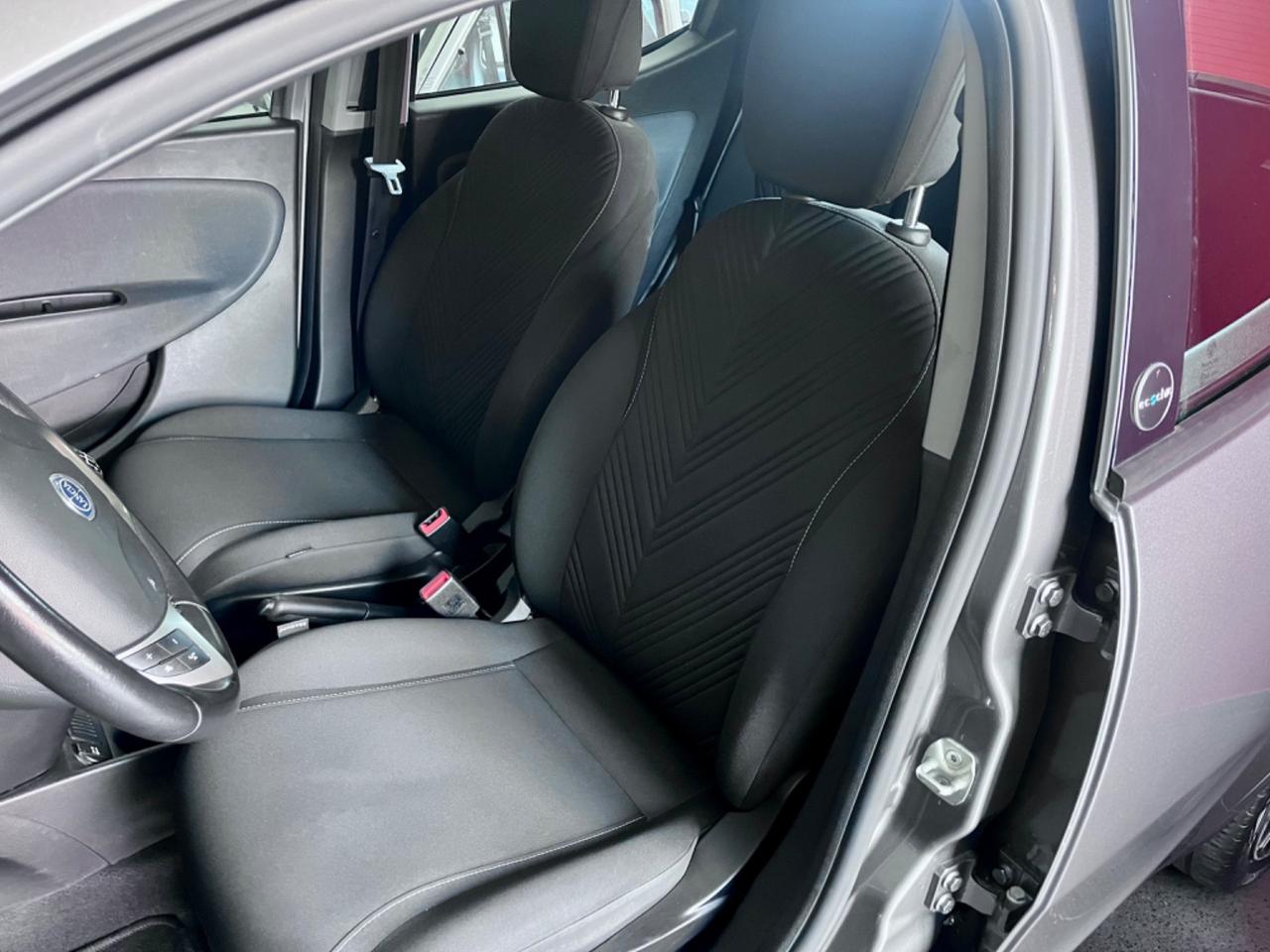Lancia Ypsilon 1.0 FireFly 5 porte S&S Hybrid Ecochic Gold