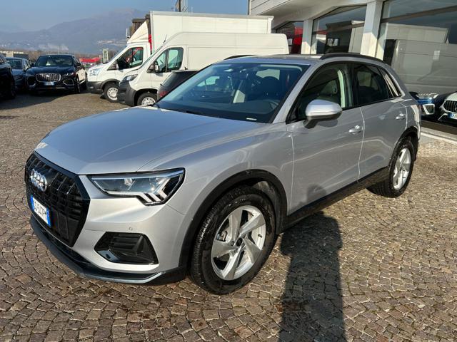 AUDI Q3 35 TFSI Business Advanced