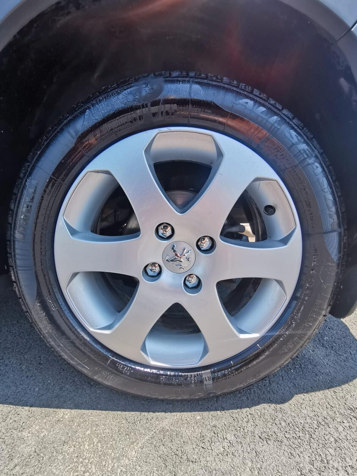 Peugeot 207 1.6 HDi 90CV SW SENSORI/TETTO PAN.