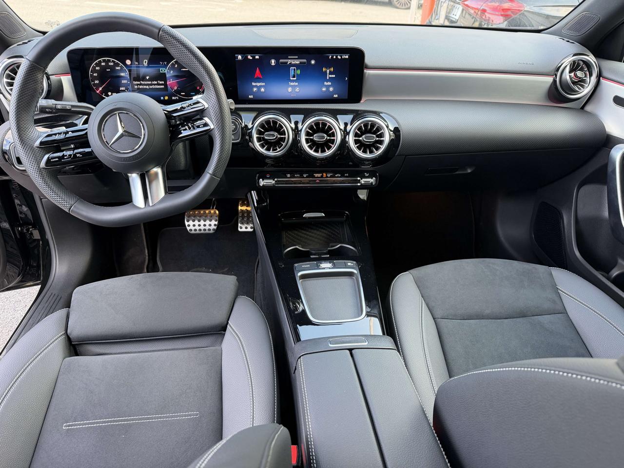 Mercedes-Benz A 200 A 200 AMG Line Advanced Plus