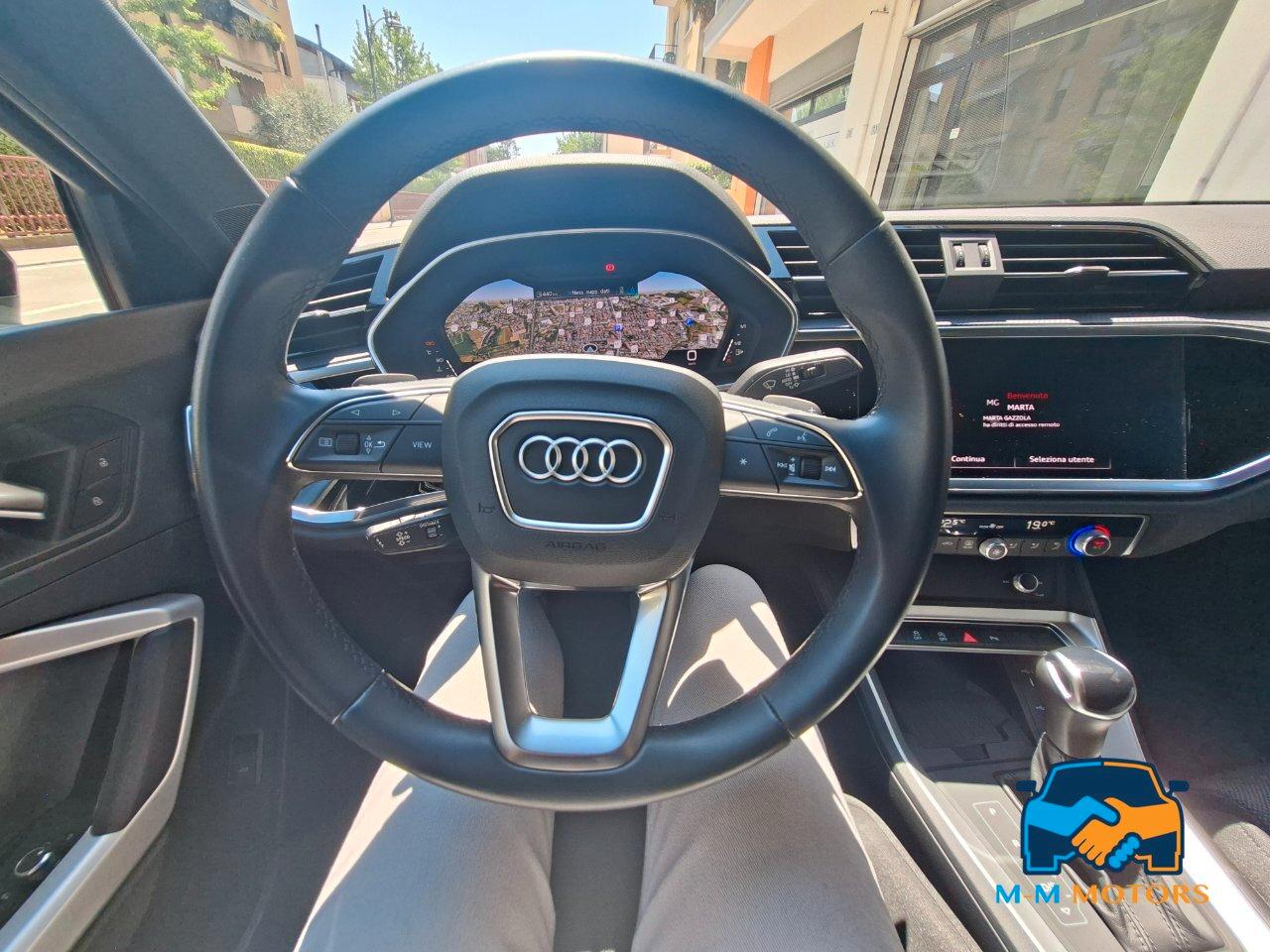 Audi Q3 40 2.0 tfsi Identity Black quattro s-line