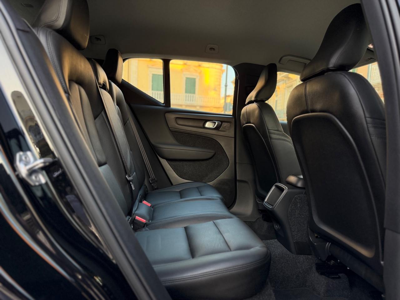 Volvo XC40 D3 R-design 2.0 150 Cv AUTOMATIC LED PELLE