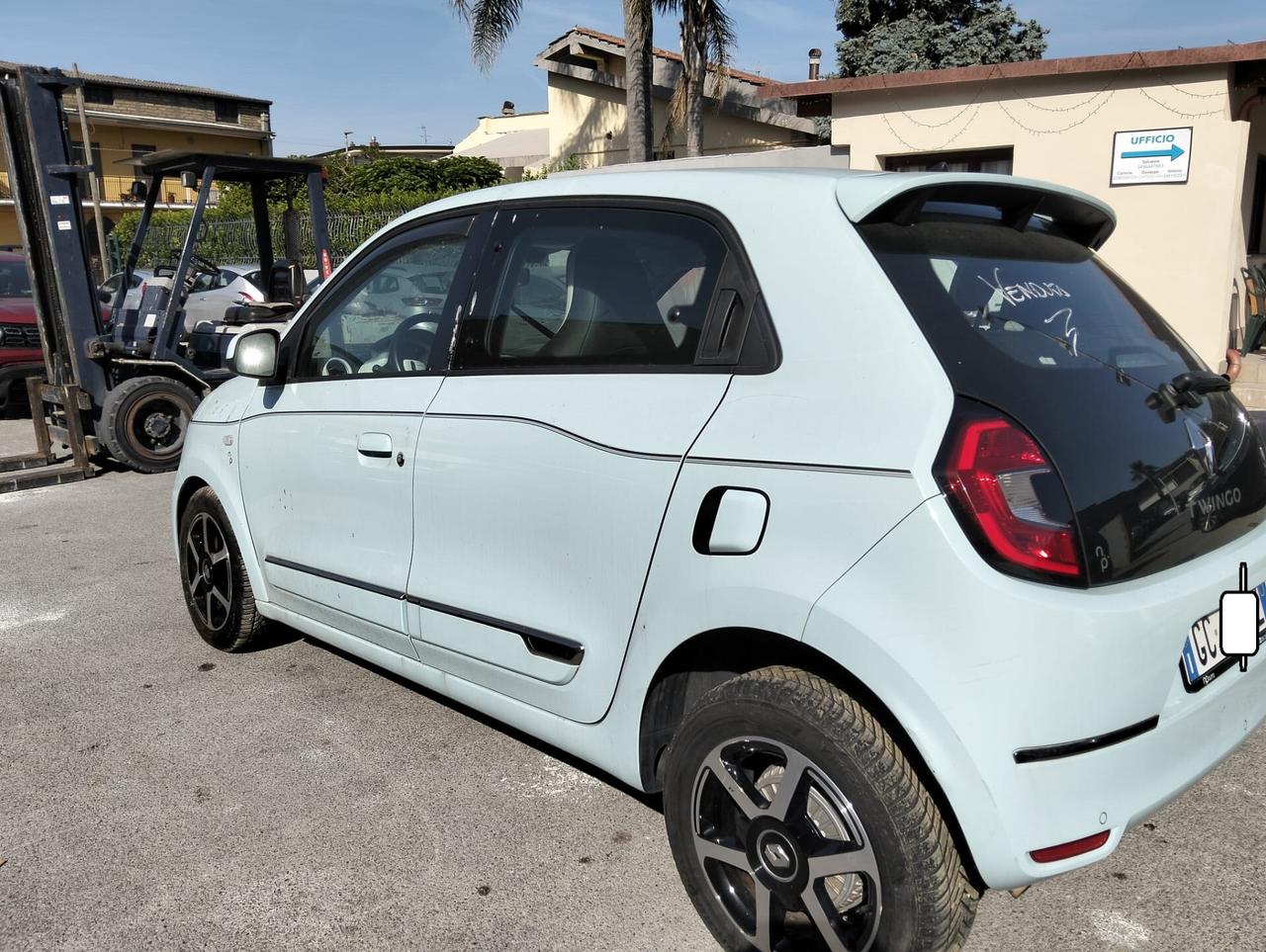 Renault Twingo 900 Benzina EDC 2020 SINISTRATA