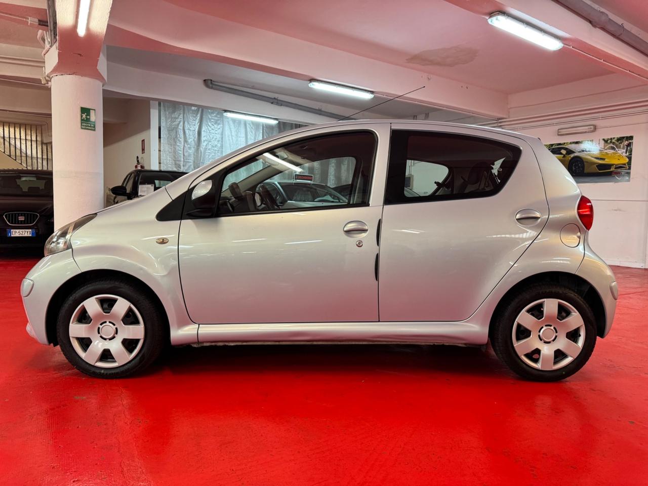 Toyota Aygo 1.0 12V VVT-i 5 porte Sol
