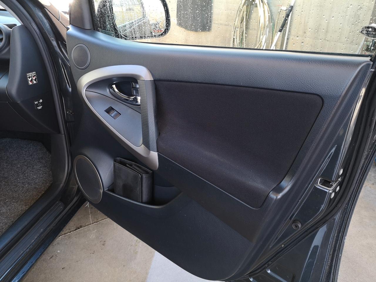 Toyota RAV 4 RAV4 2.2 D-4D 136 CV Luxury