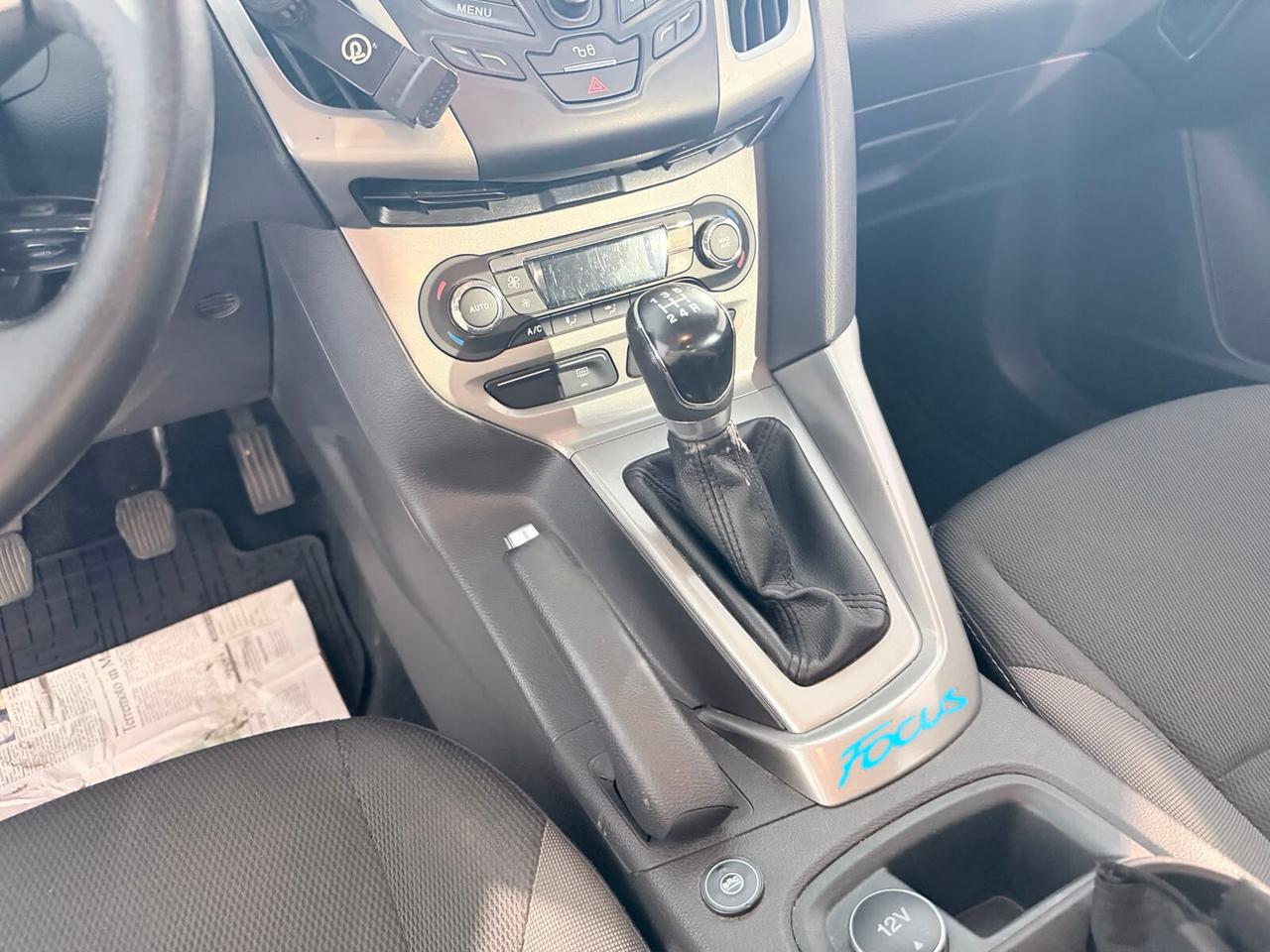 FORD FOCUS BERLINA TITANIUM GPL 2014