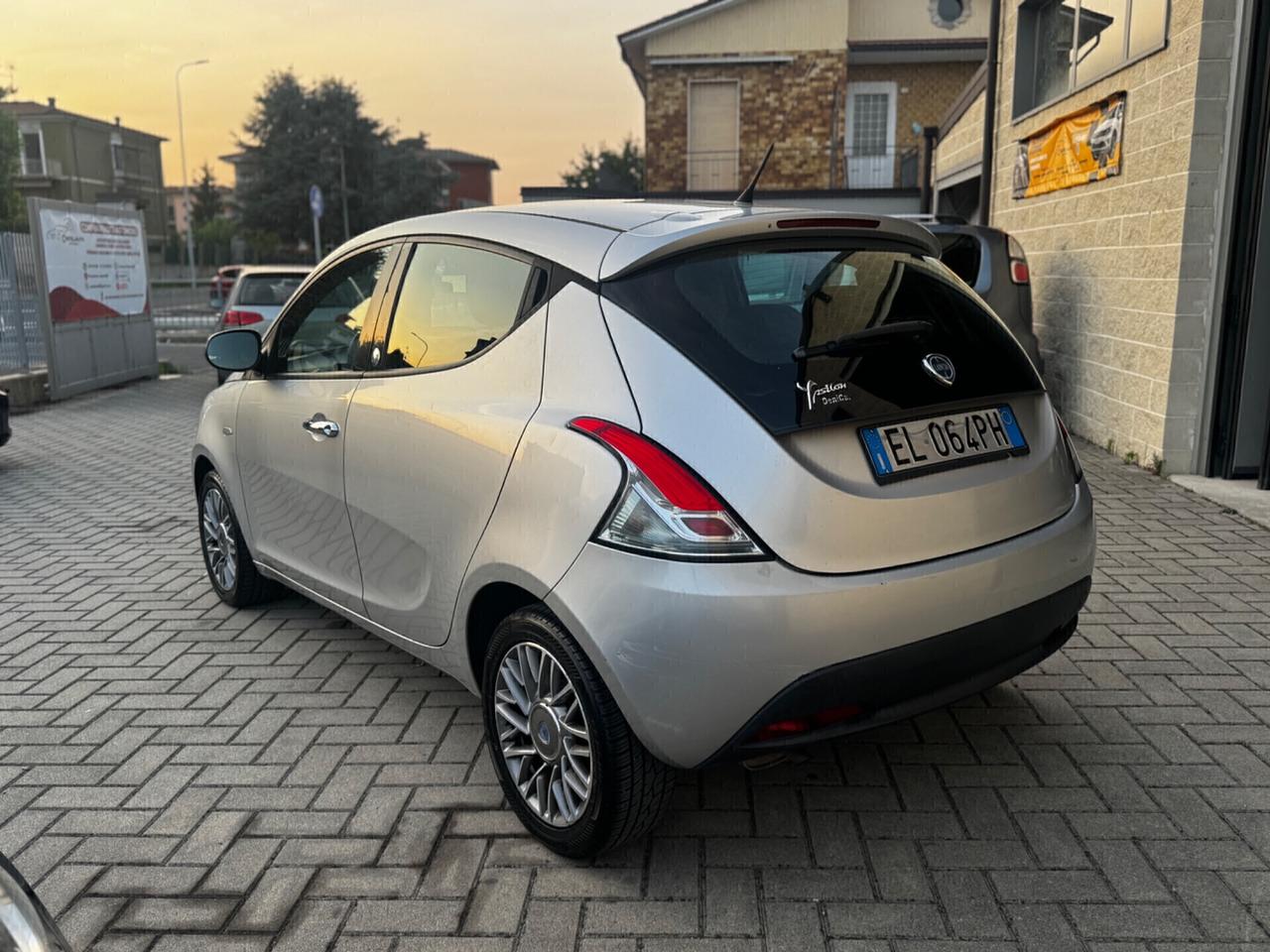 Lancia Ypsilon 1.2 69 CV 5 porte GPL Ecochic Platinum