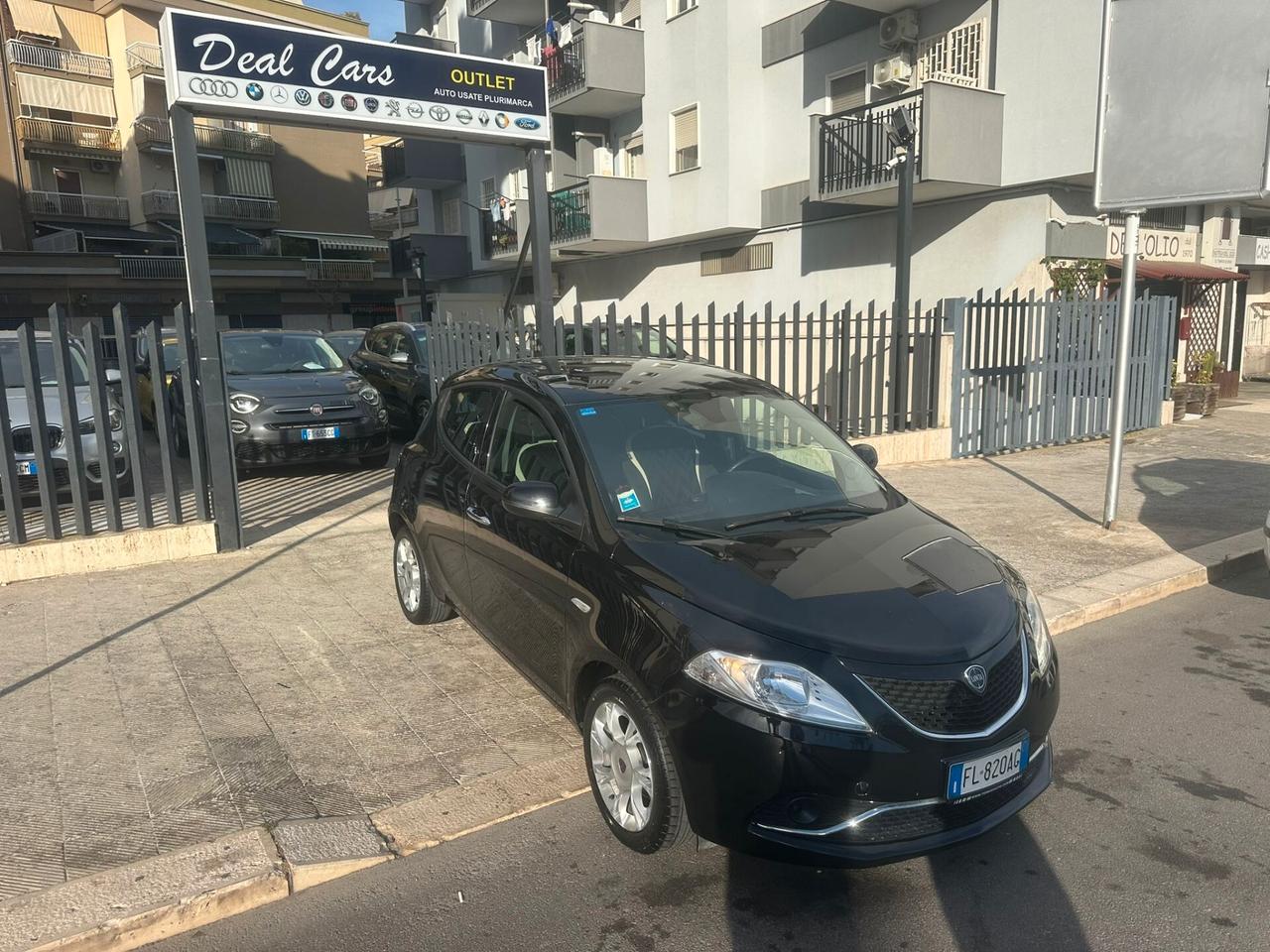 Lancia Ypsilon 1.2 69 CV 5 porte Gold