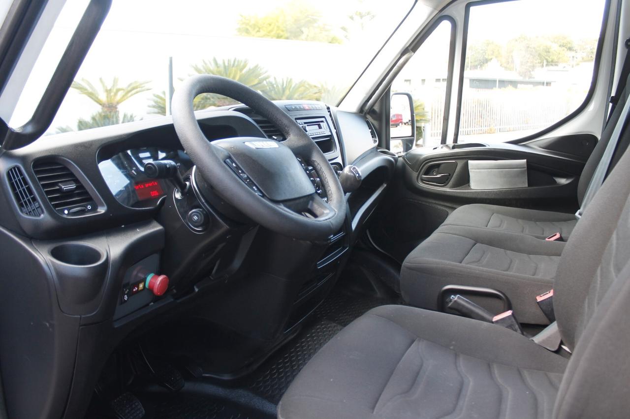 Iveco Daily 35C13 doppia cabina 7 posti cassone ribaltabile