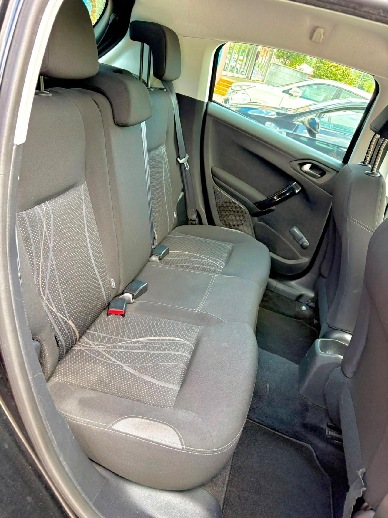 Peugeot 208 5p 1.2 82cv ok neopatentati