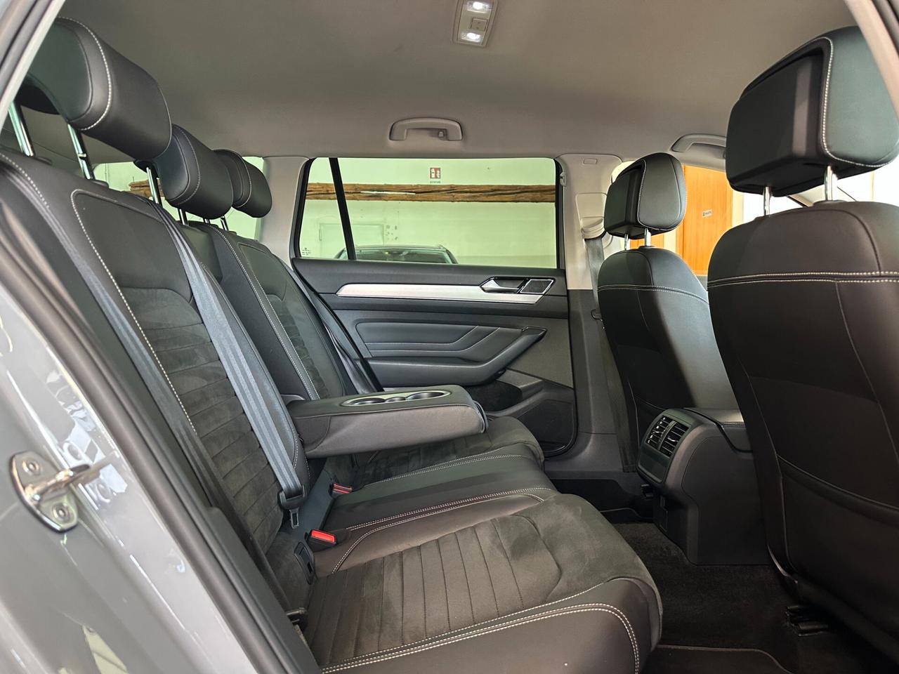 VOLKSWAGEN PASSAT VARIANT 2.0 TDI DSG ELEGANCE 150CV *CARPLAY*ACC*LED