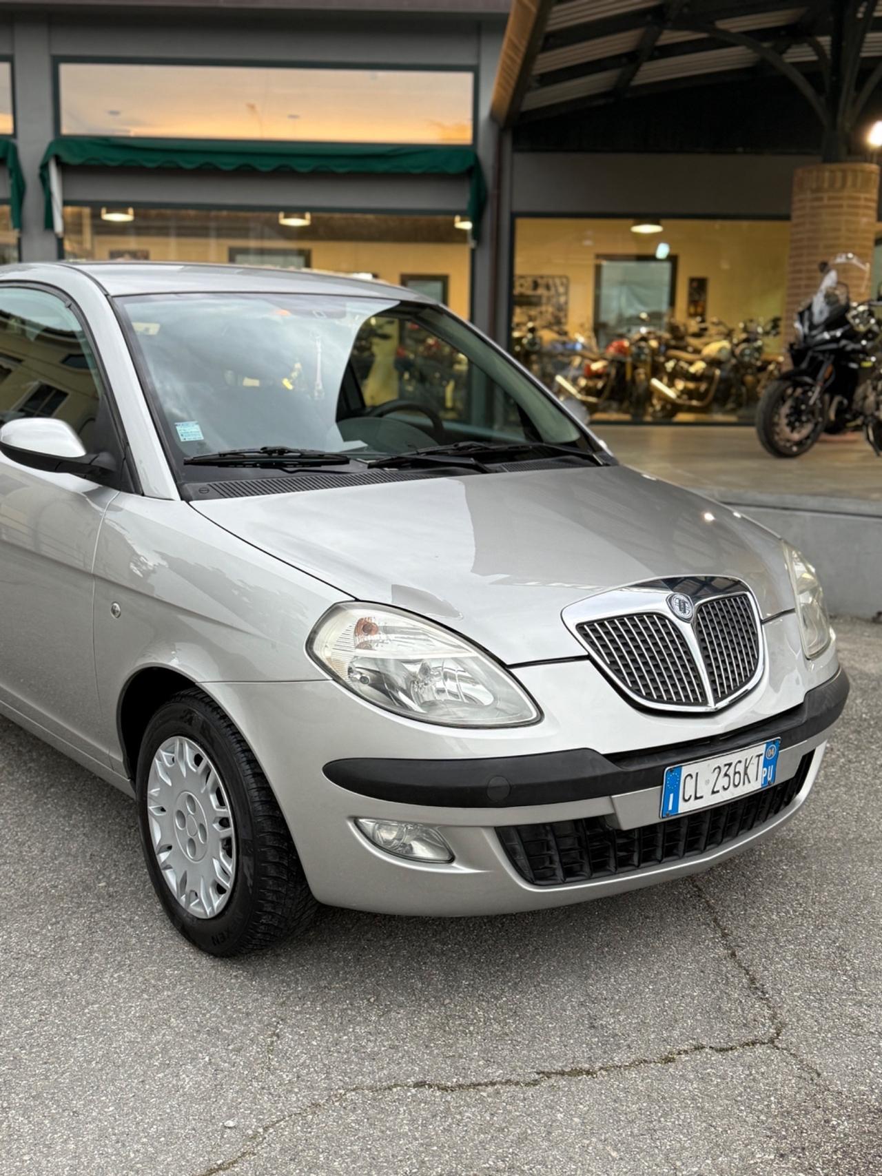 Lancia Ypsilon 1.2 Argento