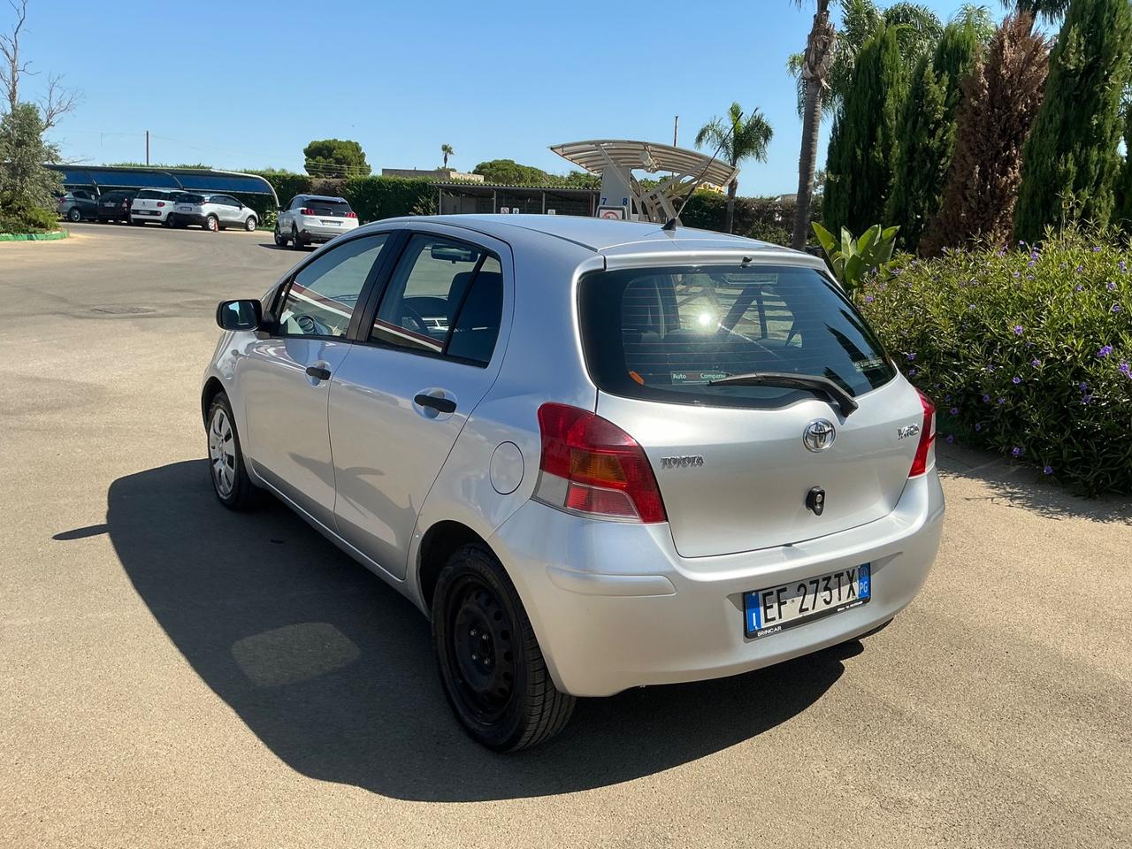 TOYOTA YARIS 1.0 BENZINA 2011