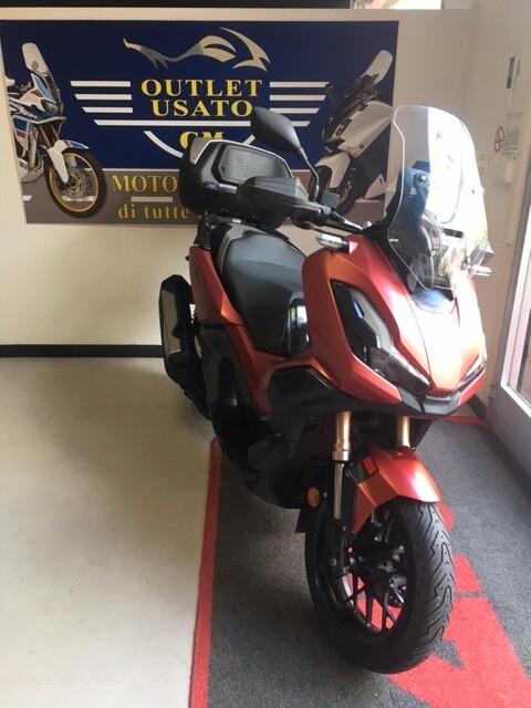 Honda ADV 350 ABS + TCS