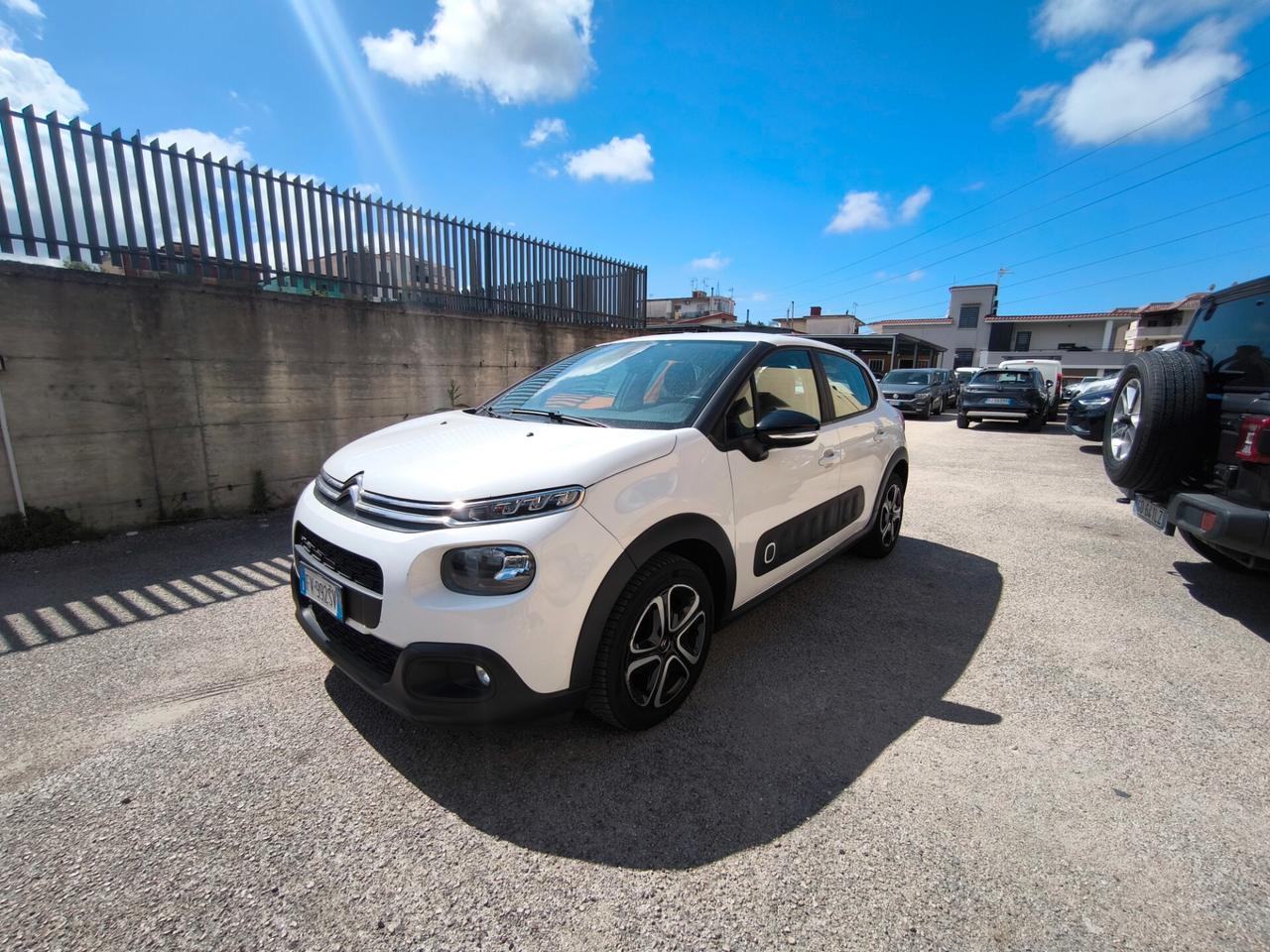 Citroen C3 BlueHDi 100 S&S Shine navigatore