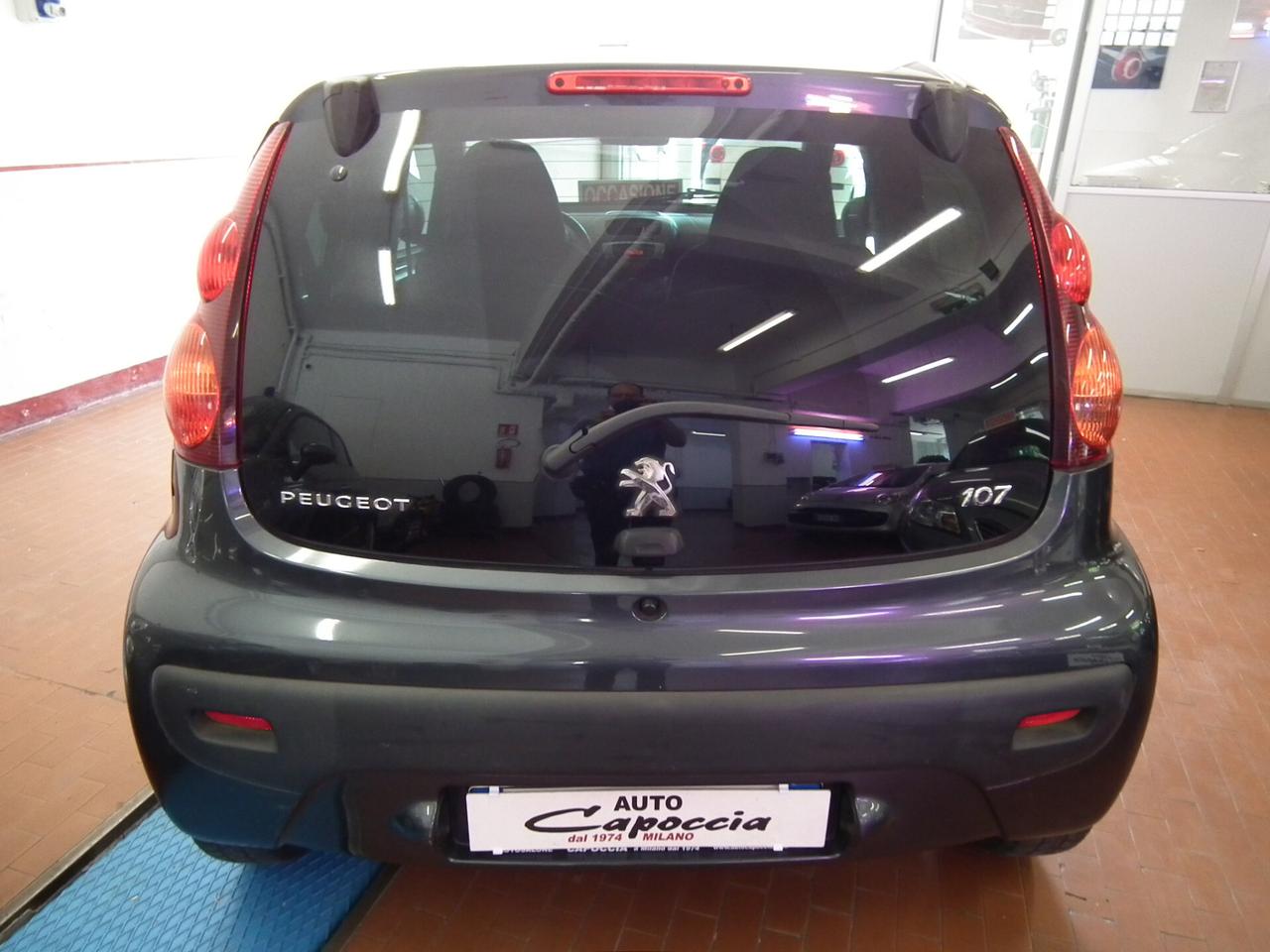Peugeot 107 1.0 BZ 5P AUTOMATICA CON LA FRIZIONE DEL CAMBIO AUTOMATICO NUOVA !