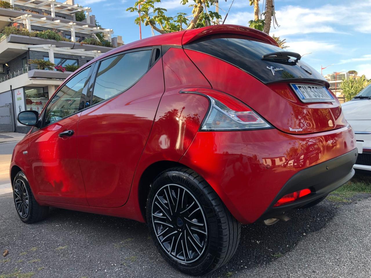 Lancia Ypsilon 1.2 69 CV 5 porte Gold KM 30000