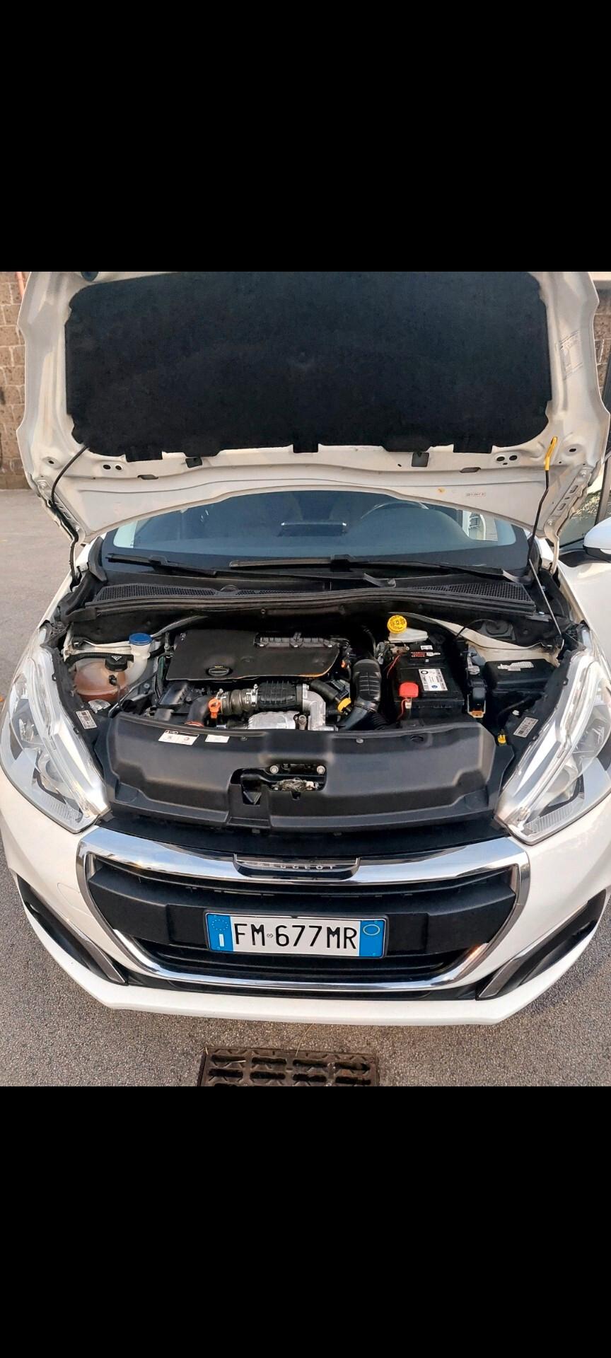 Peugeot 208 allure 1.5 diesel 2018 87 mila km