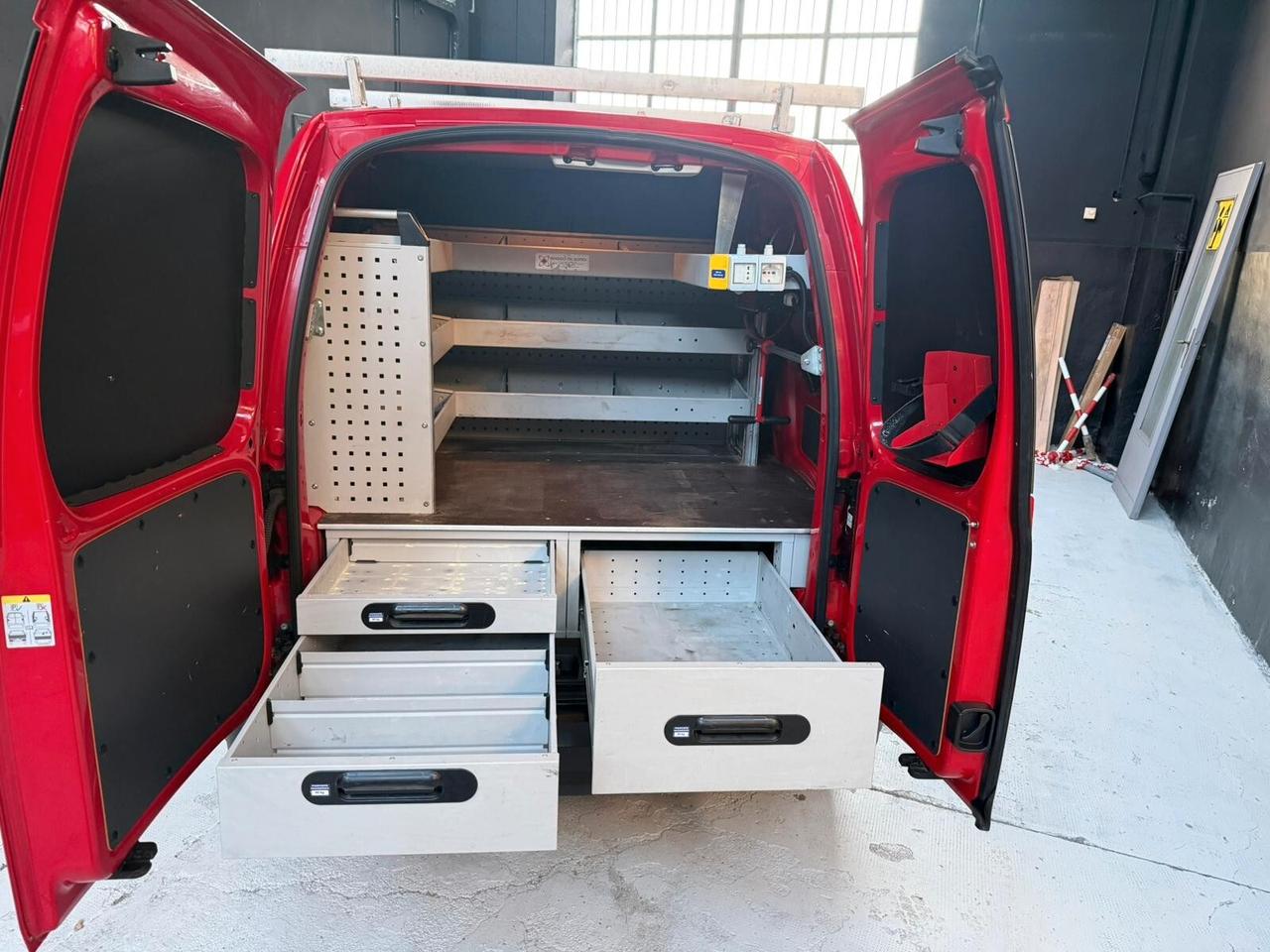 Volkswagen Caddy 2.0 TDI 122 CV 4MOTION IVA ESPOSTA!