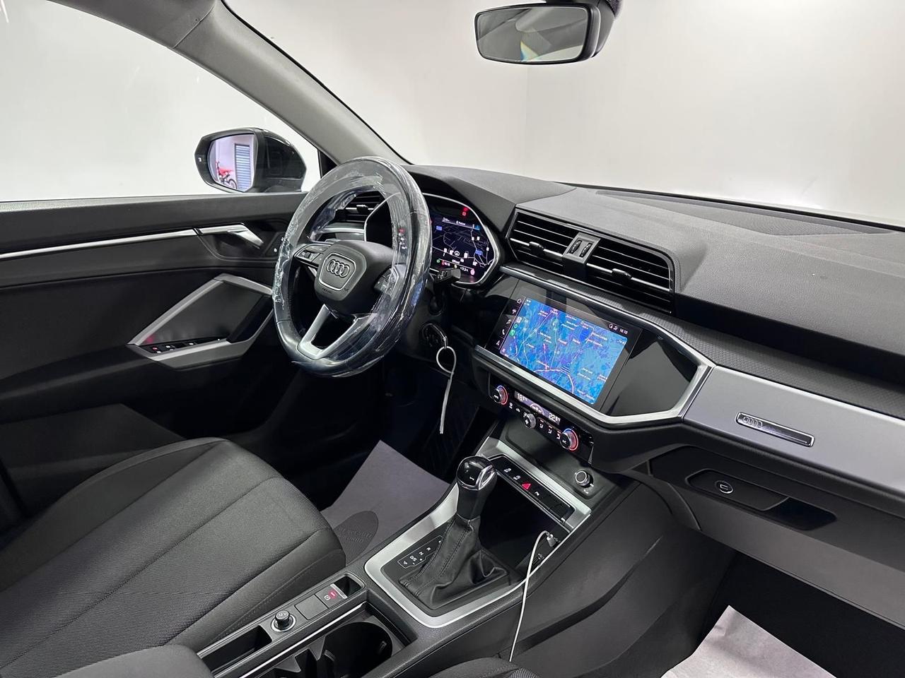 Audi Q3 35 TDI S tronic line -GARANTITA-2020