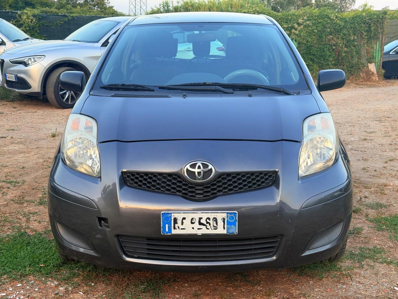 Toyota Yaris 1.0 benzina 3 porte Luxury pack 69cv 2009