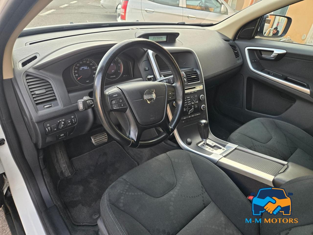 Volvo XC60 2.0 d4 (d3) R-design geartronic