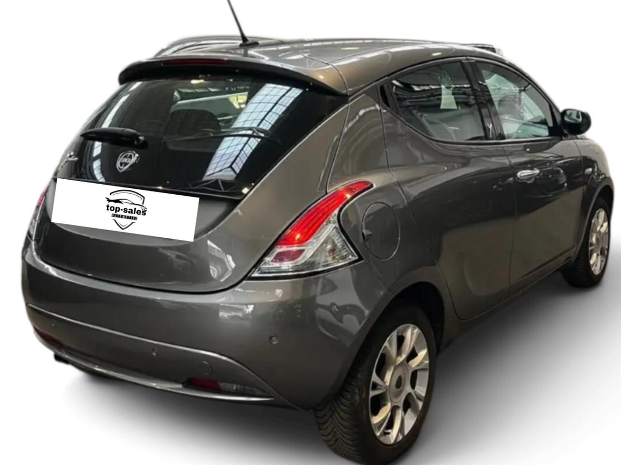 Lancia Ypsilon 1.2 69 CV 5 porte Platinum Si Neopatentati