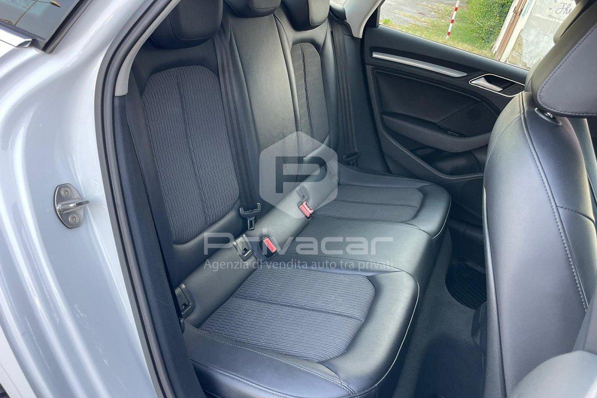 AUDI A3 Sedan 1.6 TDI clean diesel S tronic Attraction