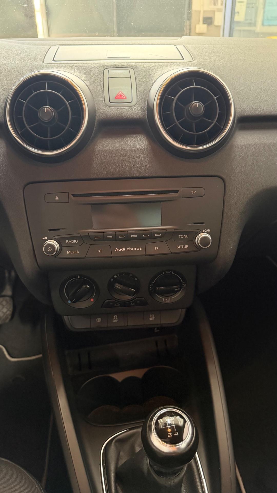 Audi A1 SPB 1.6 TDI Attraction 2012