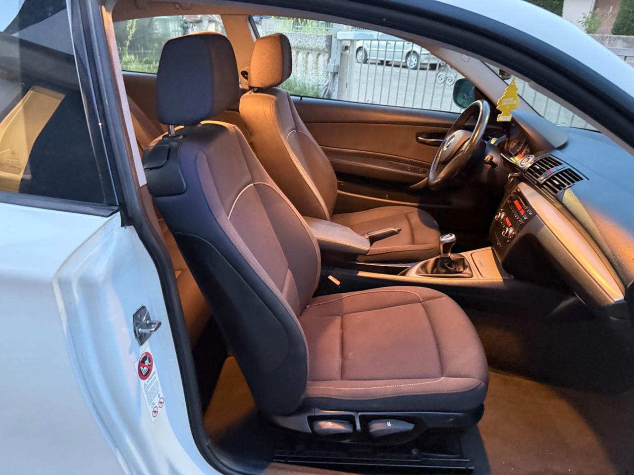 BMW SERIE 1 116D 2.0 DIESEL SOLI 77 MILA KM 09