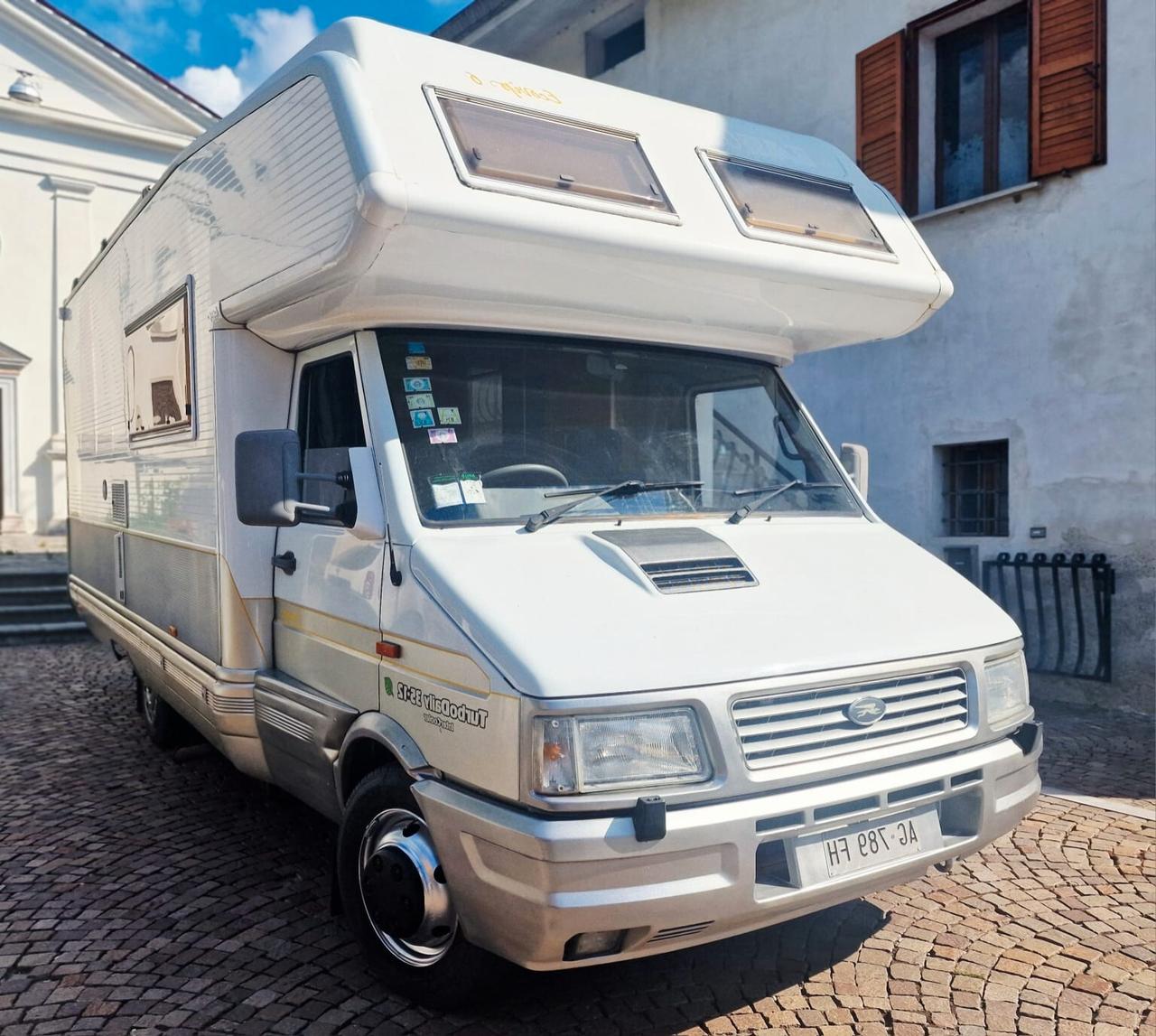 Mansardato Laika ecopiv meccanica iveco 35-12