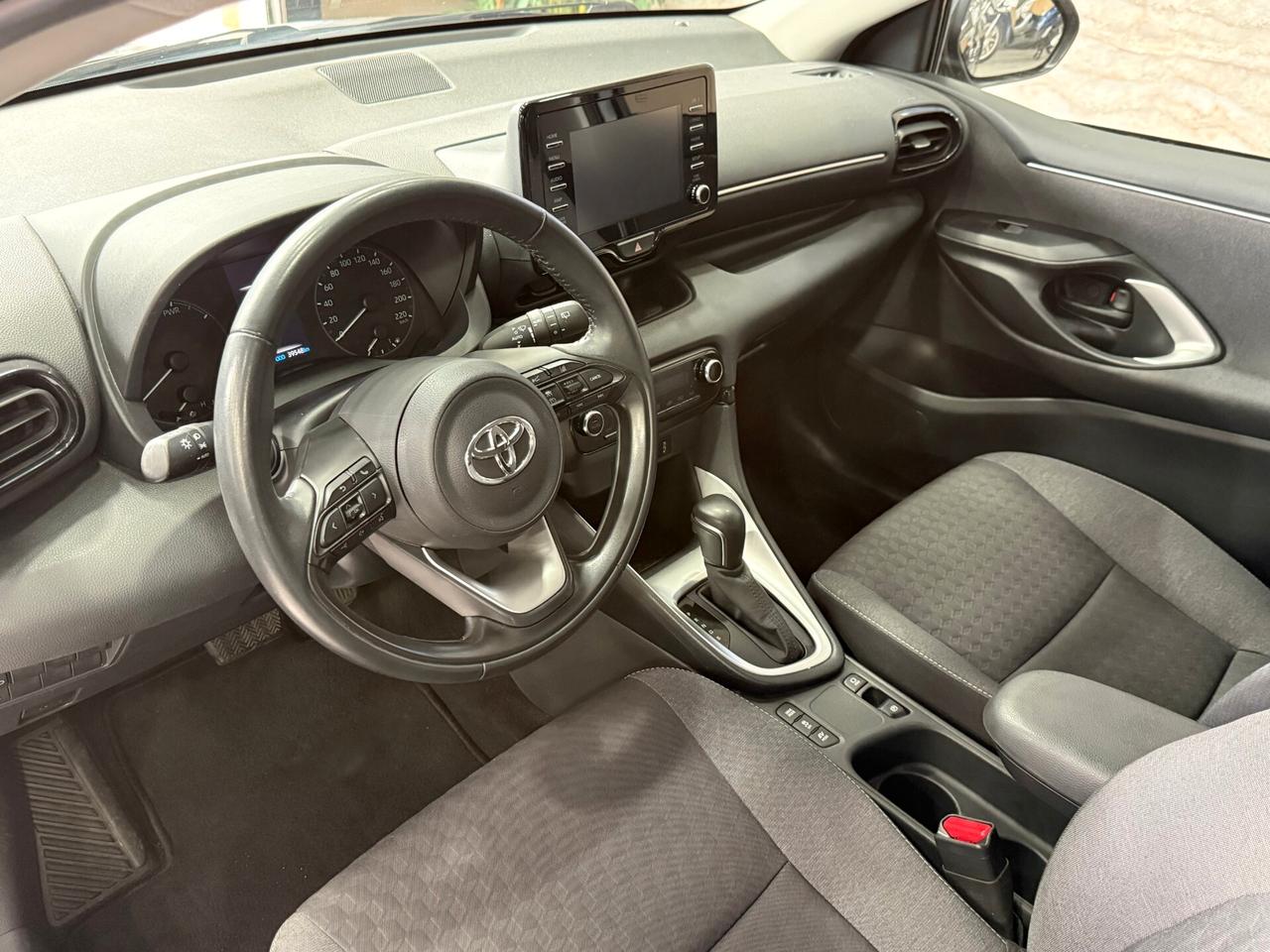 Toyota Yaris 1.5 Hybrid 5p. Business