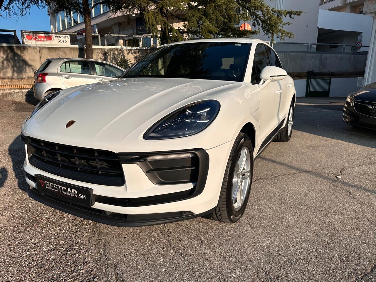 Porsche Macan 2.0 265cv TETTO PANORAMICO / RUOTE 21 / TELECAMERA / APPLE CARPLAY