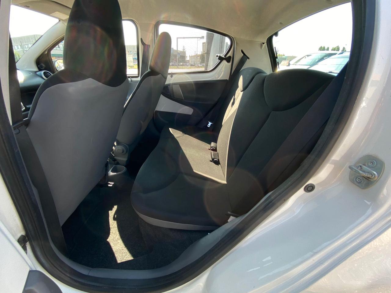 Toyota Aygo 1.0 12V VVT-i 5 porte Deep Ocean Connect
