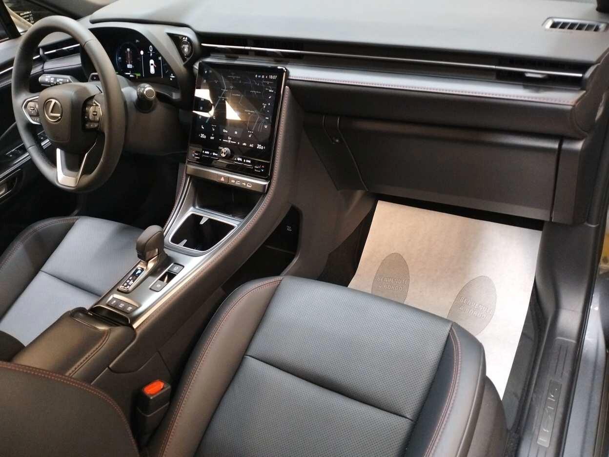 Lexus LBX 1.5 hybrid Elegant 2wd * 8.000 km *