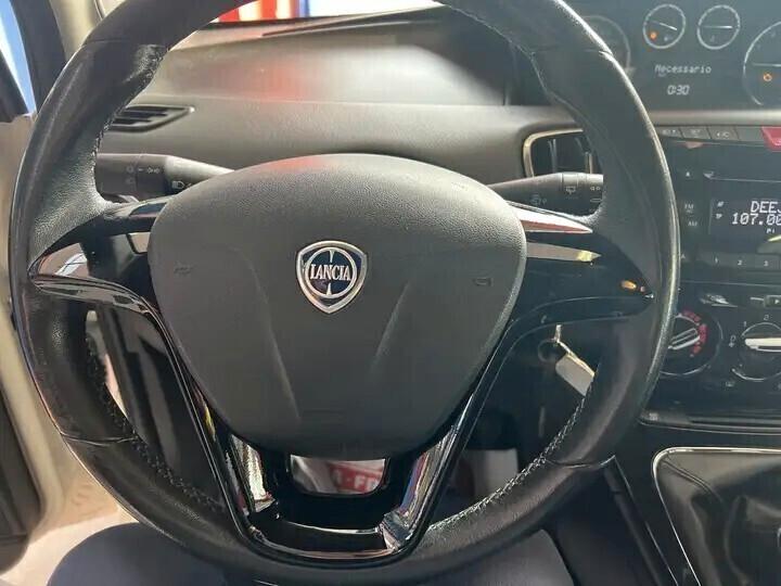 Lancia Ypsilon 1.2 Benzina Platinum S/S 69CV - IDEALE NEO PATENTATI! PASSAGGIO E GARANZIA 12 MESI COMPLETA