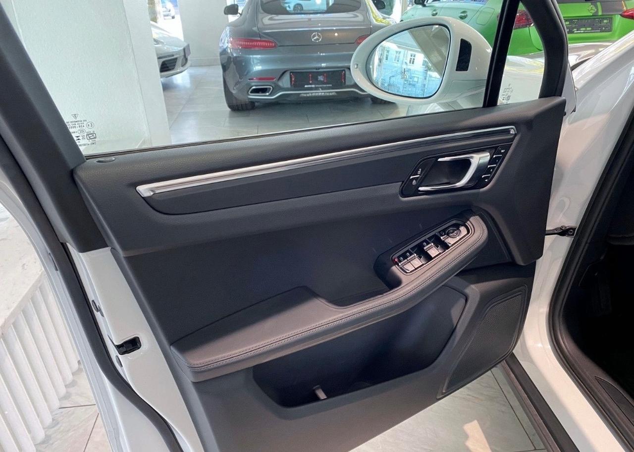 Porsche Macan 2.0 Turbo Benzina Nuovo modello 265cv