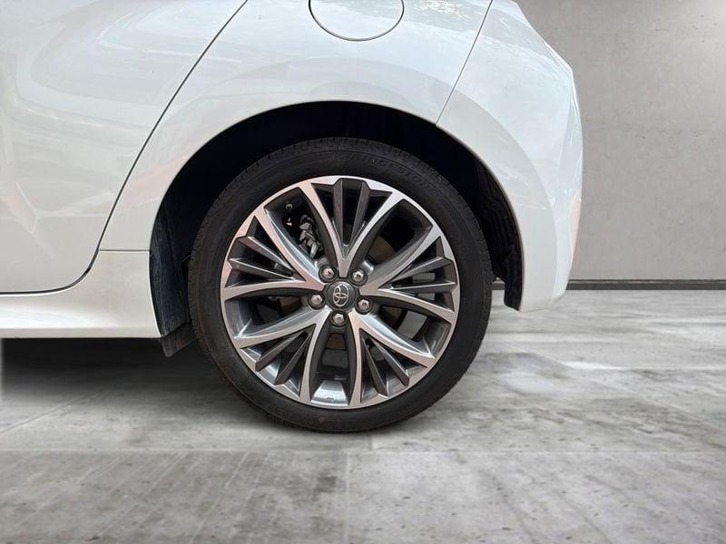 Toyota Yaris Yaris 1.5h 130 Lounge