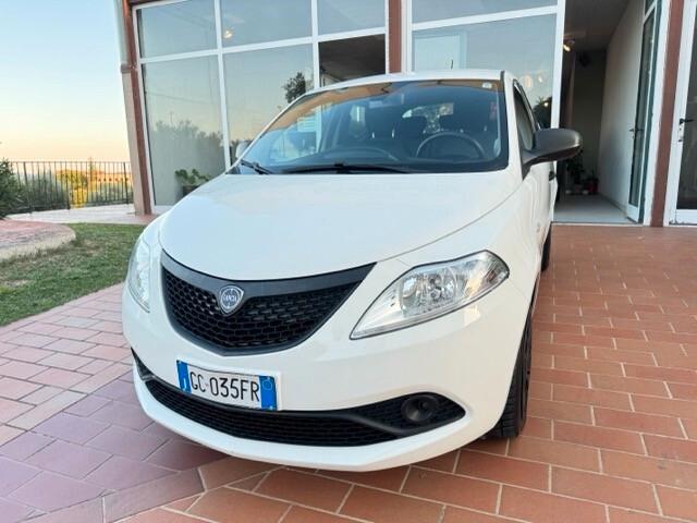 Lancia Ypsilon HYBRID soli 39000 km da 90 euro al mese