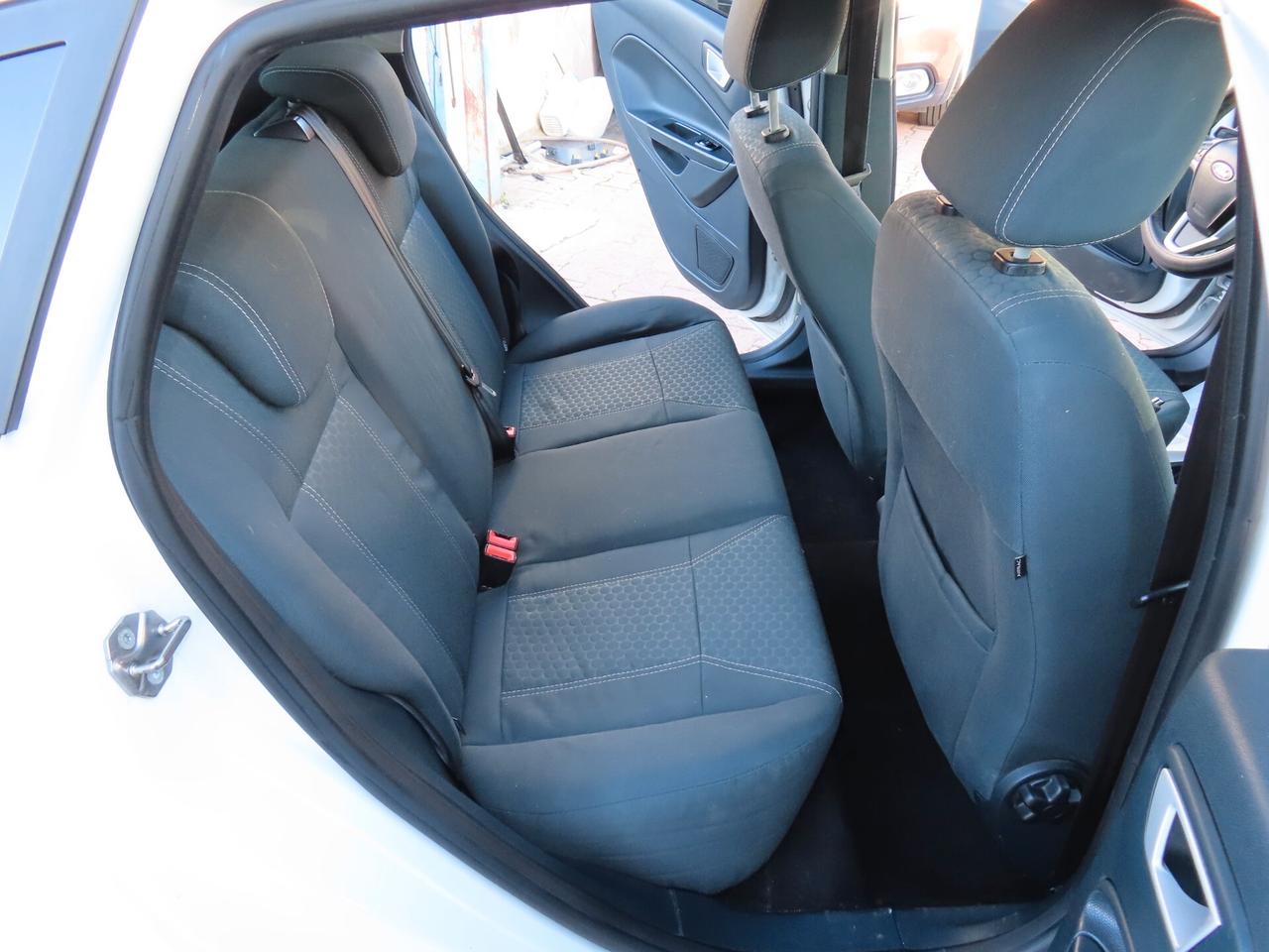 Ford Fiesta 1.4 TDCi 70CV 5 porte Titanium 2012